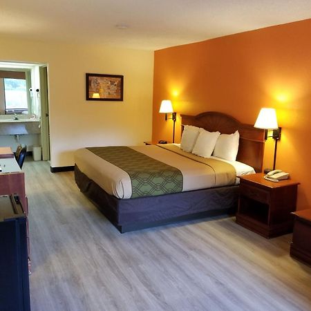 Econo Lodge Inn & Suites Ґалфпорт Екстер'єр фото