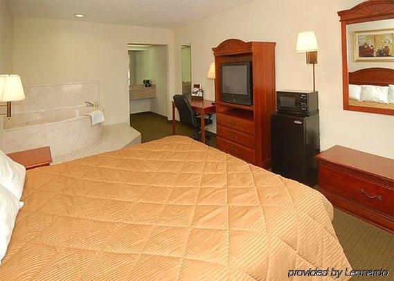 Econo Lodge Inn & Suites Ґалфпорт Номер фото