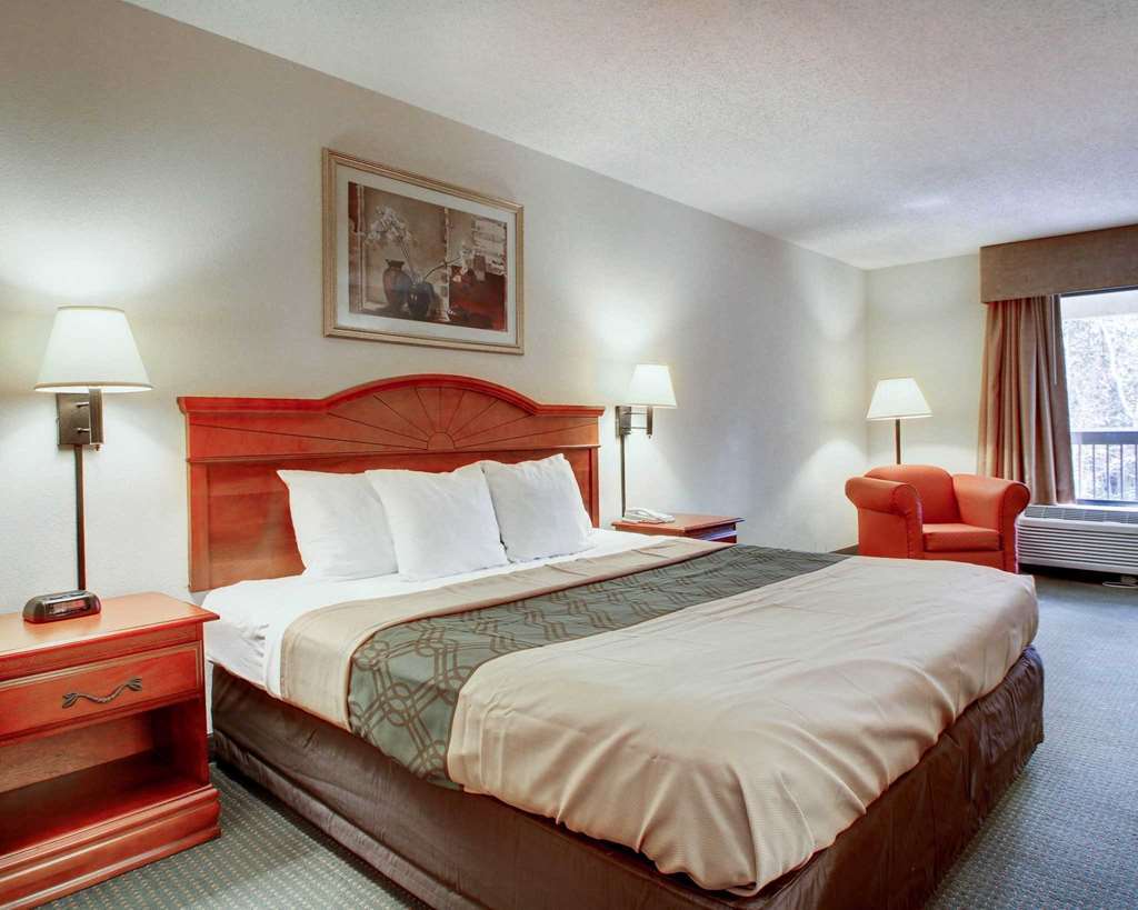Econo Lodge Inn & Suites Ґалфпорт Номер фото
